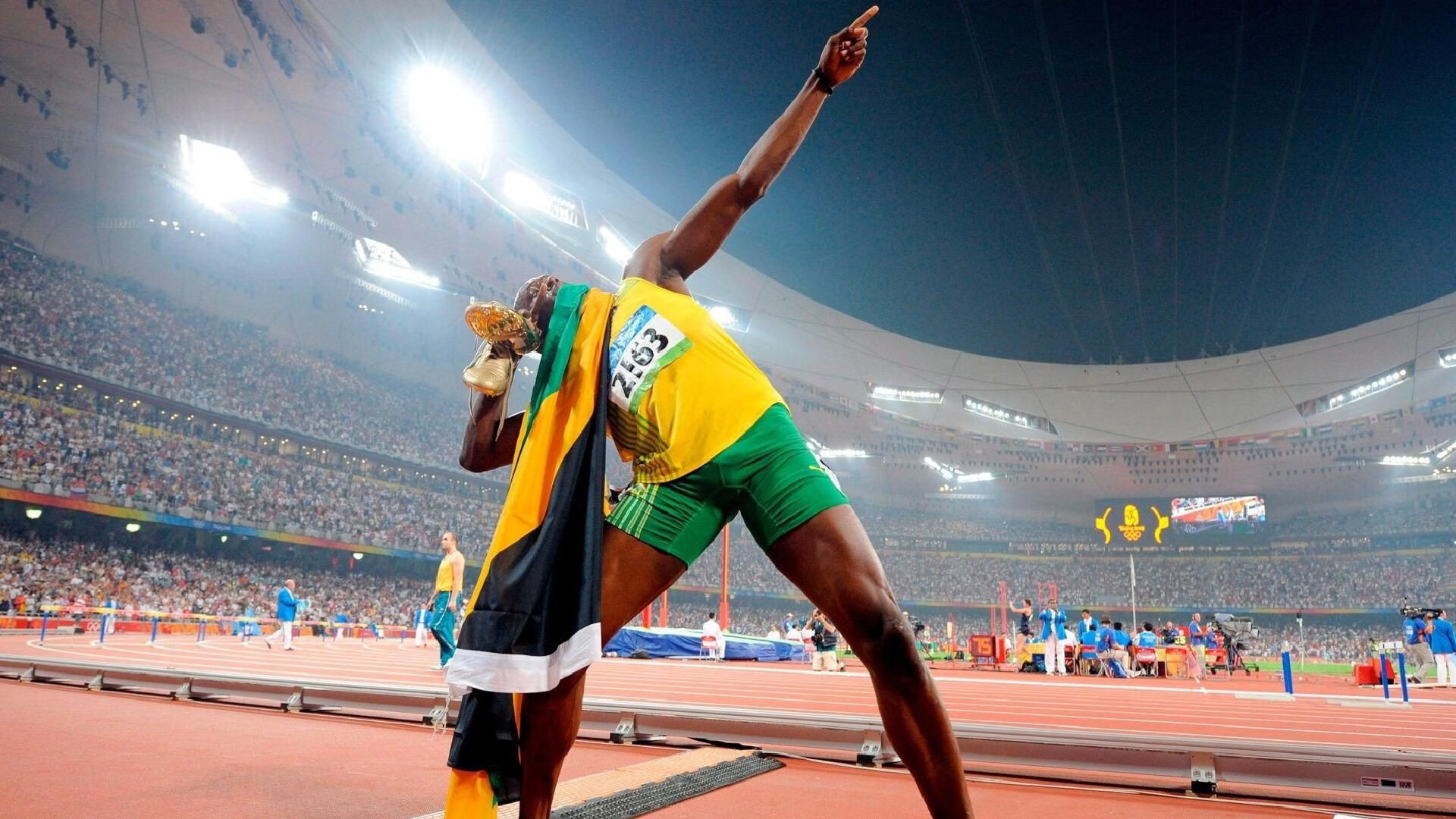 开云APP-凯恩攻防转换核心，皇马终结比利时，现代足球的战术革命与王朝更迭